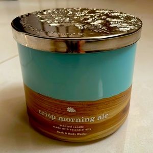 New Bath & Body Works Crisp Morning Air 3 Wick Candle